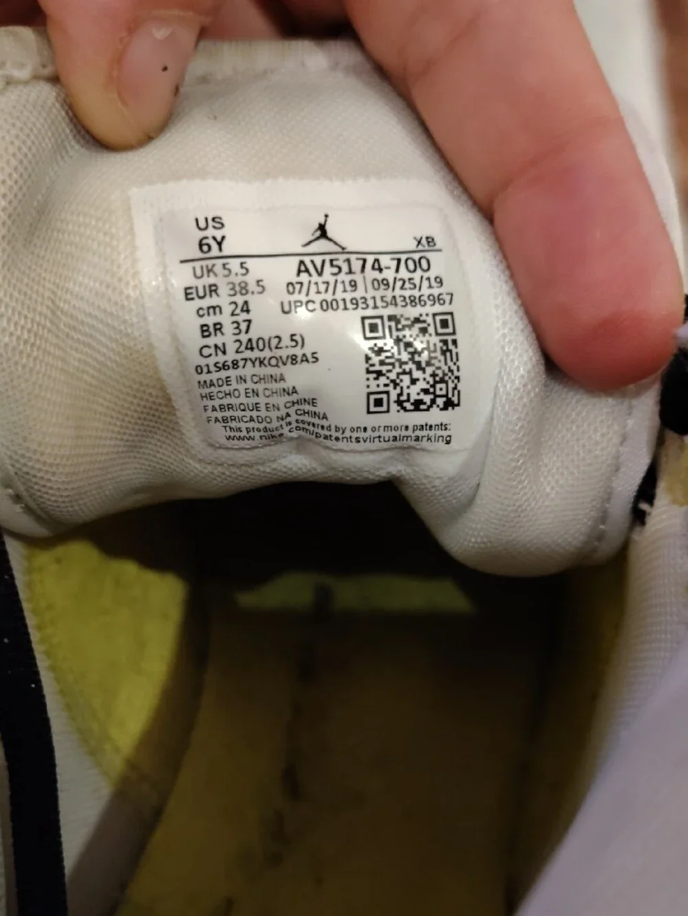 Nike Kids Yellow White High-Top Air Jordans - Picture 7 of 8